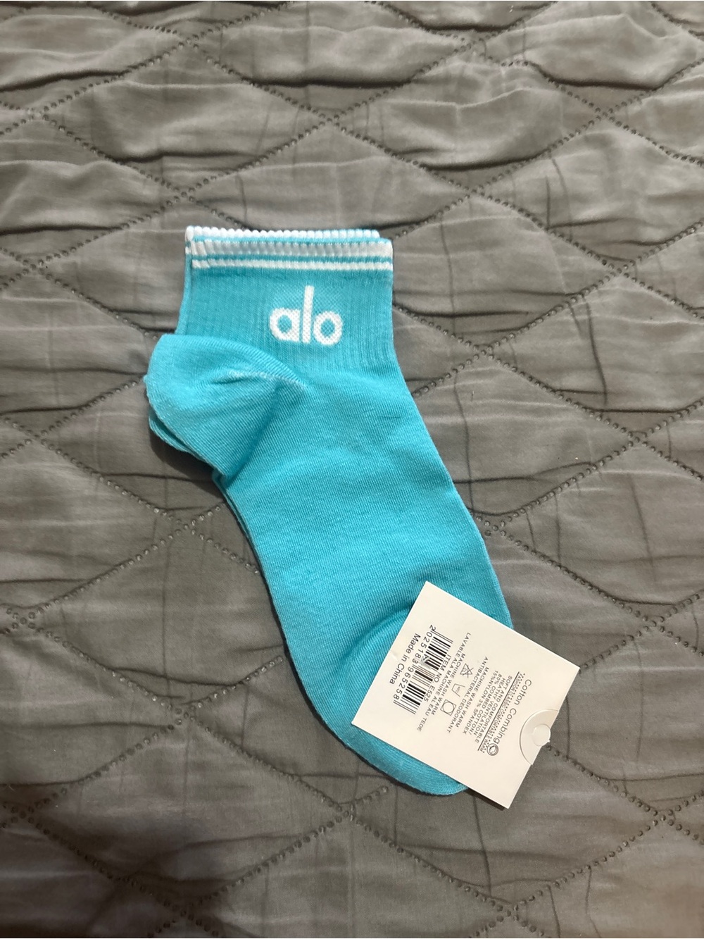 ALO Yoga Aqua Ankle Athletic Socks